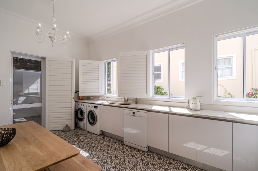 5 Bedroom Property for Sale in Simons Kloof Western Cape